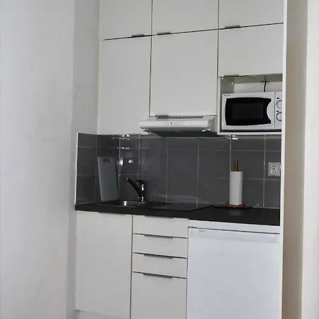 Studio In City Center *
